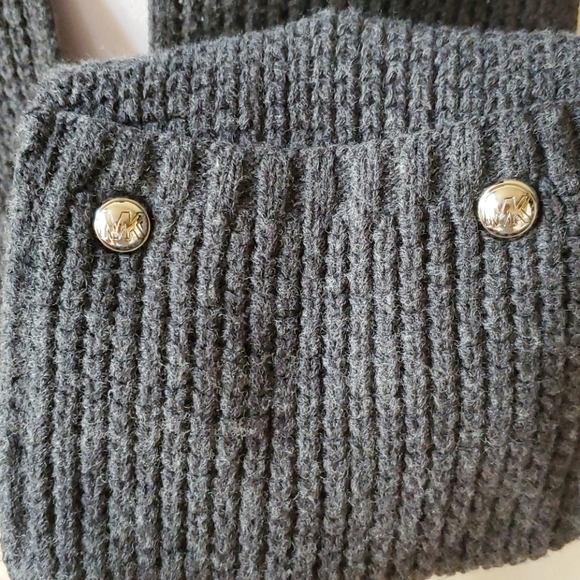 MK Wool blend gray knit long scarf silver button - Picture 4 of 7